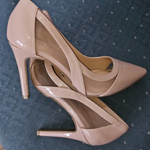 Thalia Sodi Patent Leather Nude 3.5 Inch Heels with Mesh Side Accents Size 6M - Picture 6 of 14